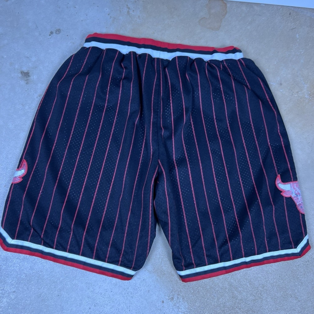 Vtg Rare NBA Chicago Bulls 50th Gold Logo Authentic Nike Shorts ONE SZ FITS ALL - Picture 7 of 8